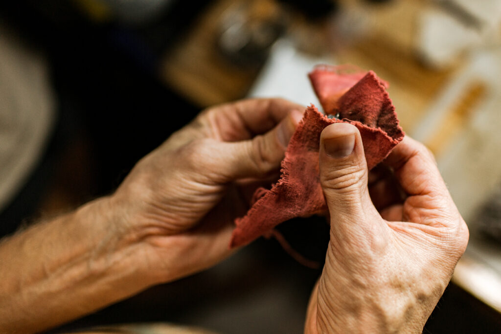 Lavorazione artigianale, creazione fatta a mano