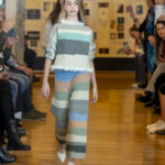 Cachi Boutique alla Milano FaAshion Week invernale maglione e pantalone all'uncinetto fatto a mano